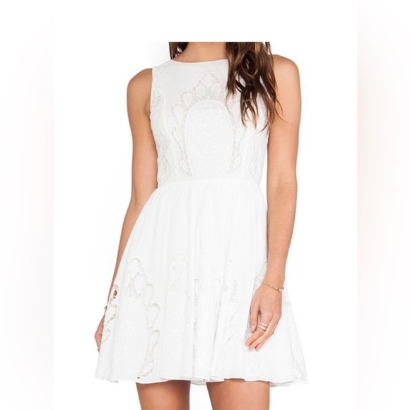 Alice + Olivia Dresses & Skirts - Alice + Olivia White Embroidered Cotton Dress size 8